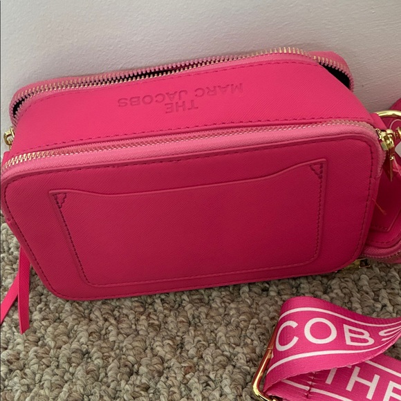 Vibrant Pink Crossbody Camera Bag with Gold Accents - Picture 5 of 6